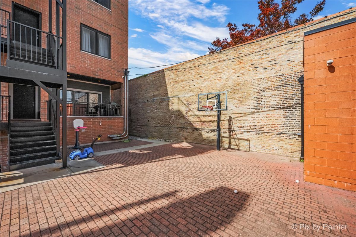 4713 N Damen Avenue Unit: 1N