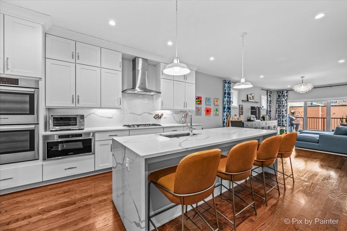 4713 N Damen Avenue Unit: 1N
