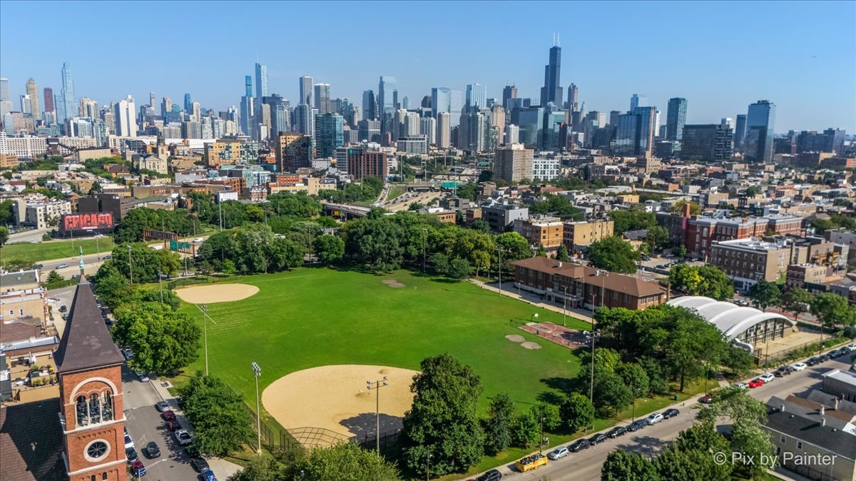 1541 W CHESTNUT Street Unit: 4