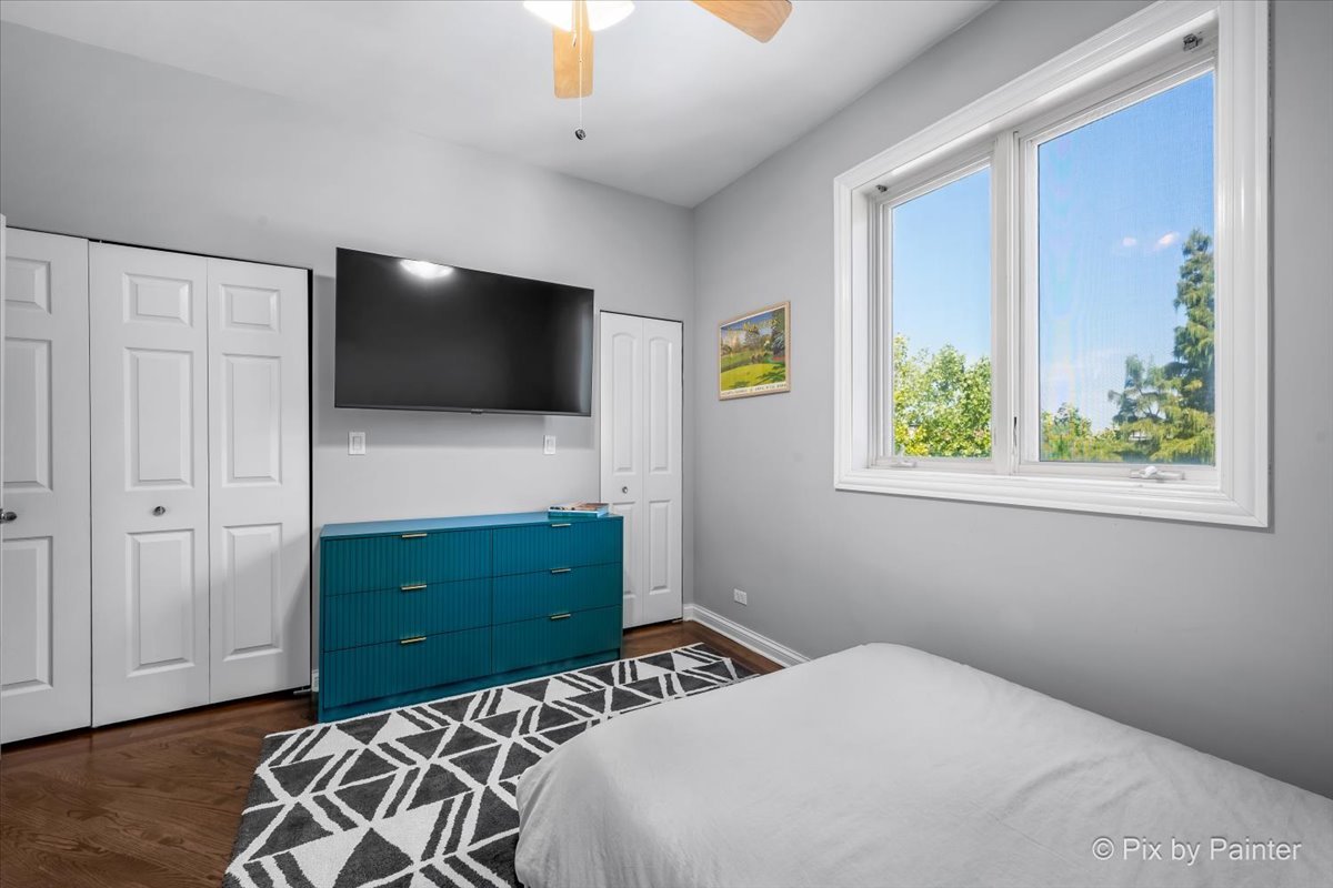 1541 W CHESTNUT Street Unit: 4