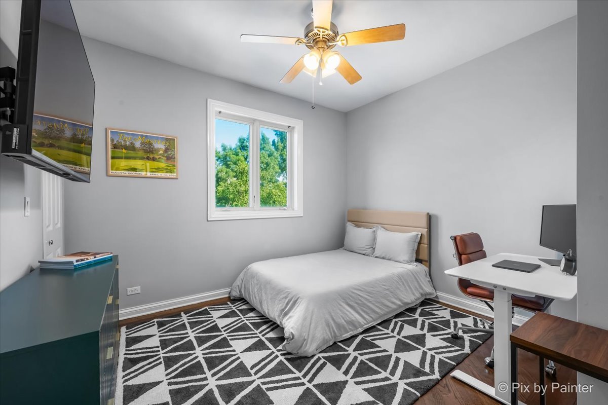 1541 W CHESTNUT Street Unit: 4