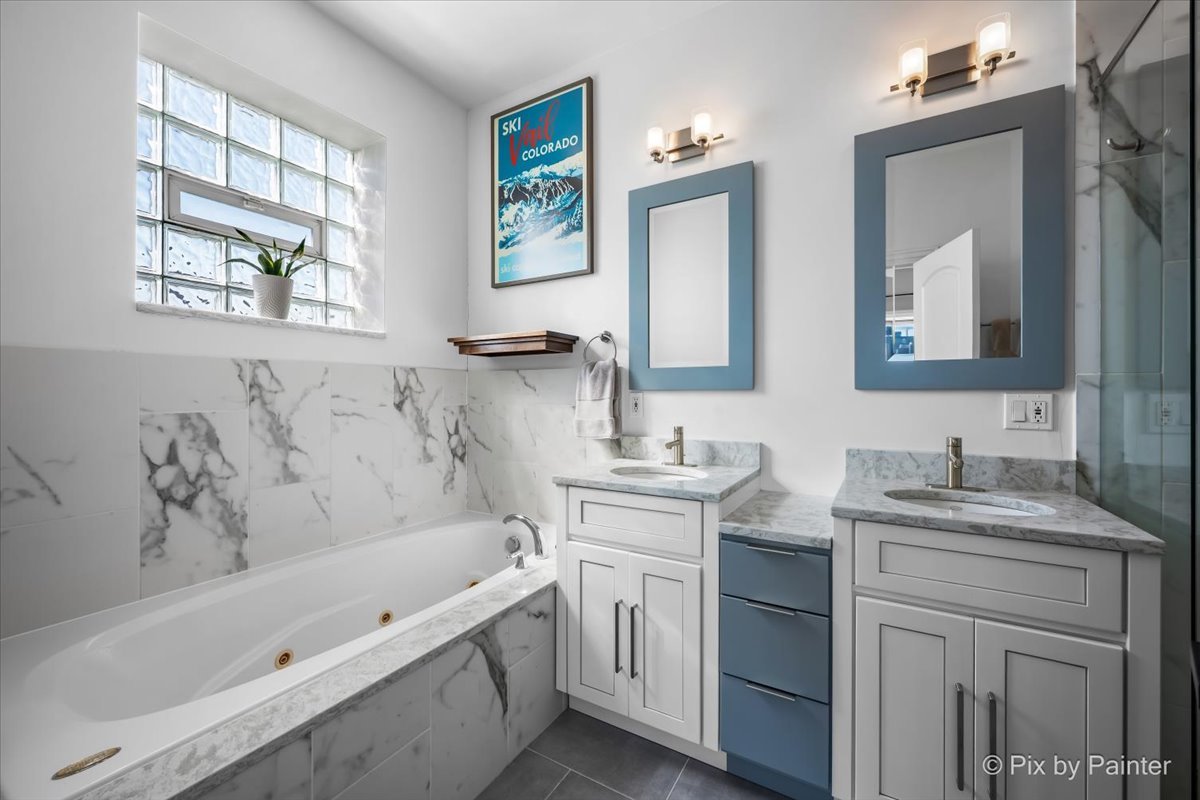 1541 W CHESTNUT Street Unit: 4