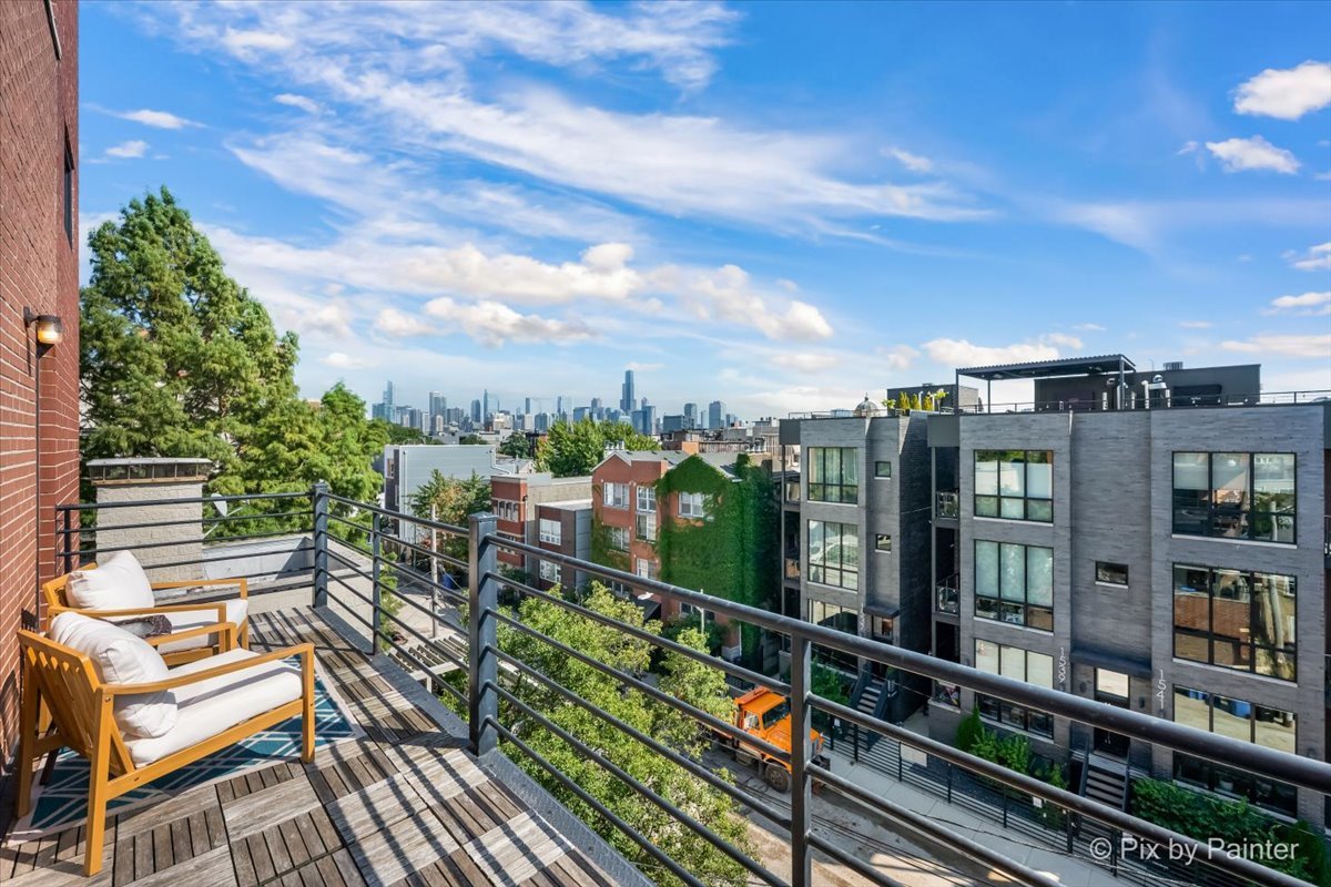 1541 W CHESTNUT Street Unit: 4