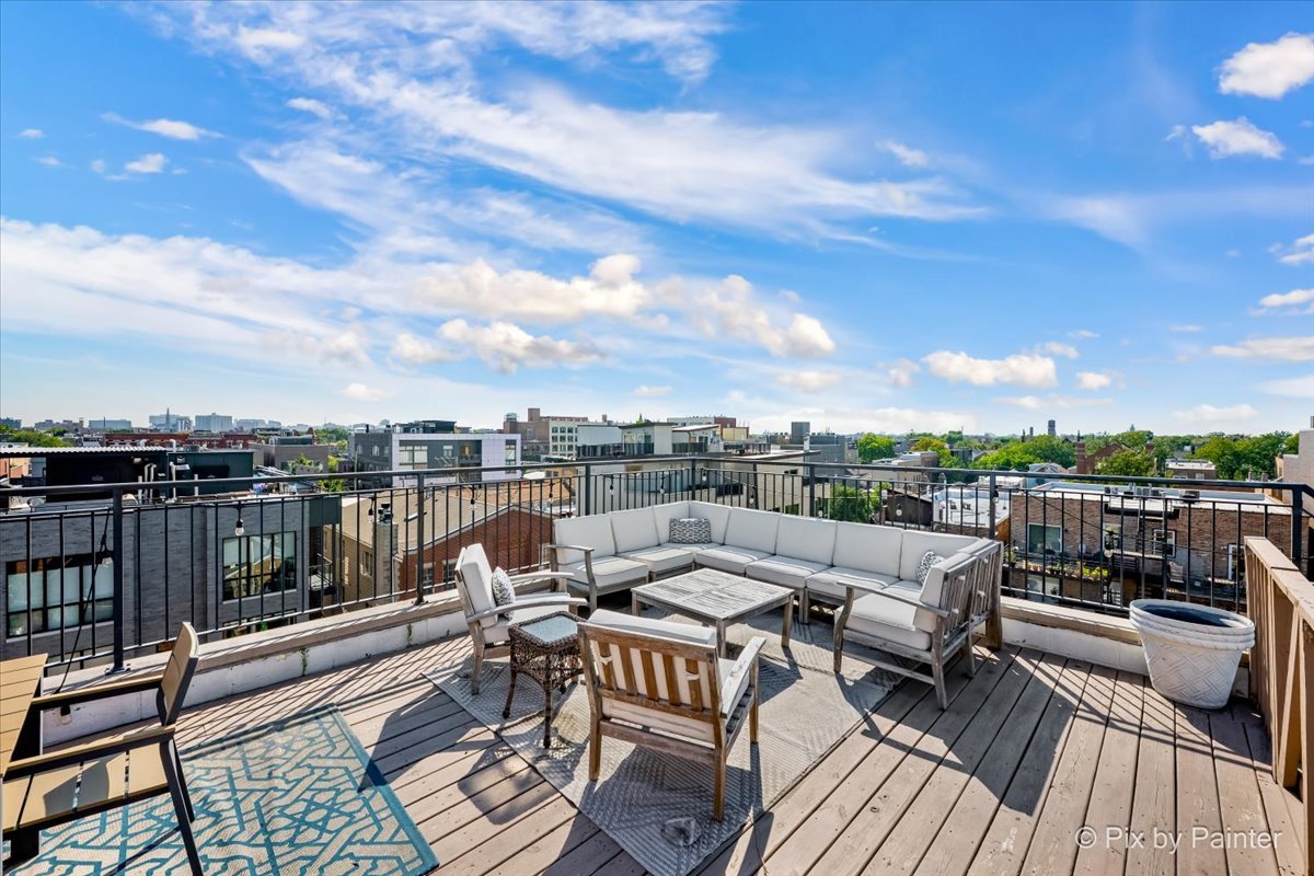 1541 W CHESTNUT Street Unit: 4