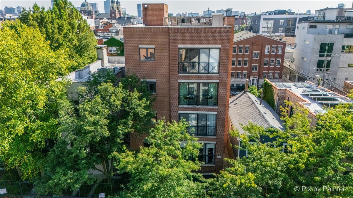 1541 W CHESTNUT Street Unit: 4