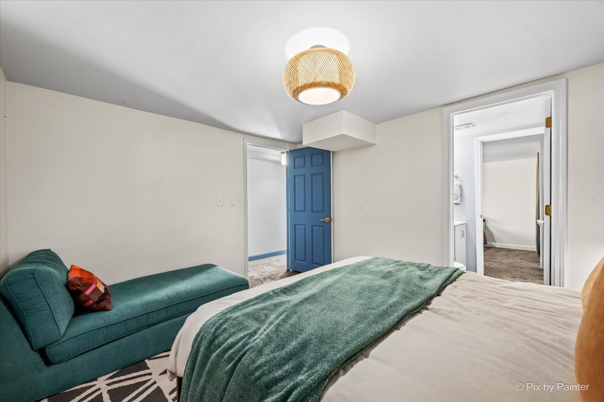 1745 W 18th Place Unit: 1R