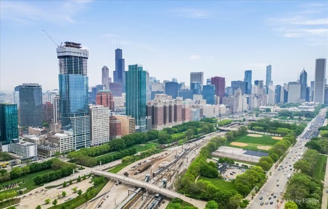 1211 S Prairie Avenue Unit: 5400