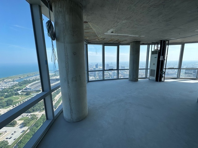 1211 S Prairie Avenue Unit: 5400