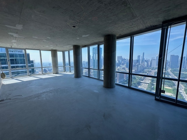 1211 S Prairie Avenue Unit: 5400
