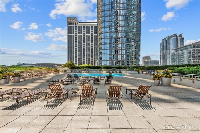 1211 S Prairie Avenue Unit: 5400