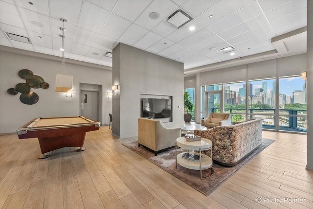 1211 S Prairie Avenue Unit: 5400
