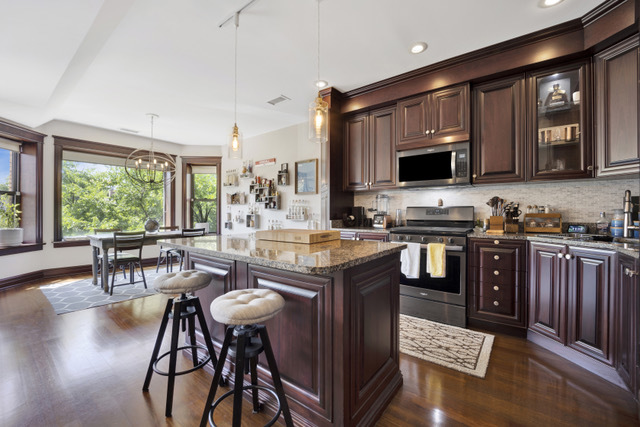 3106 W Lyndale Street Unit: 3B