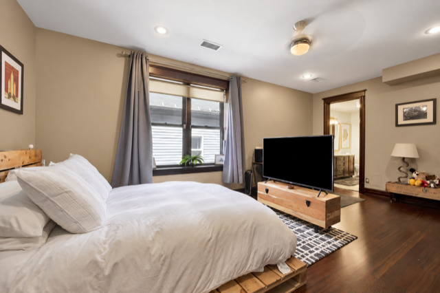 3106 W Lyndale Street Unit: 3B