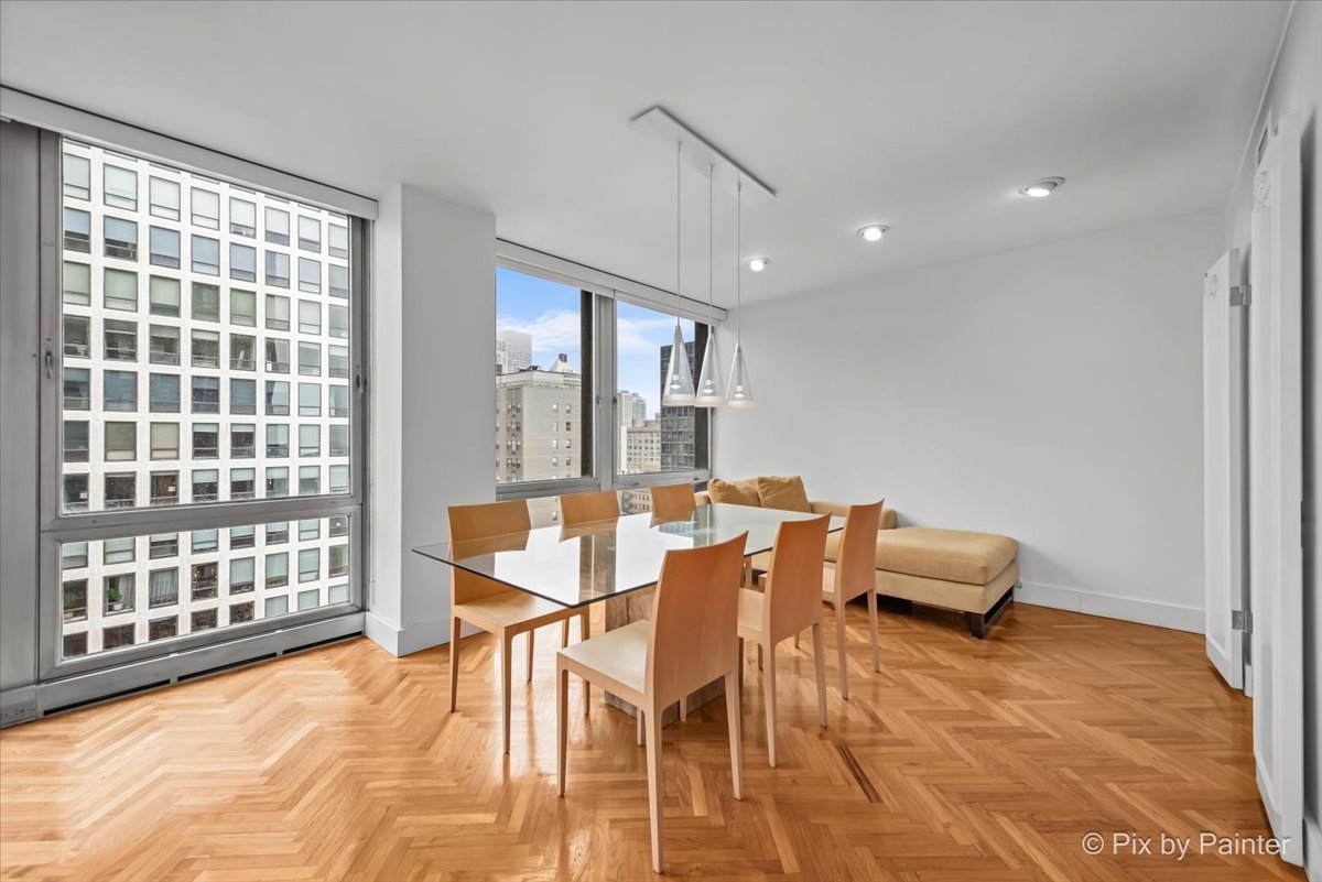 860 N LAKE SHORE Drive Unit: 19L
