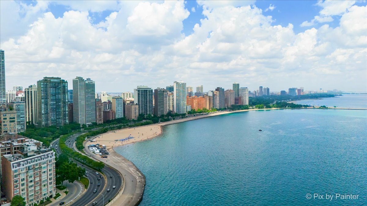 860 N LAKE SHORE Drive Unit: 19L