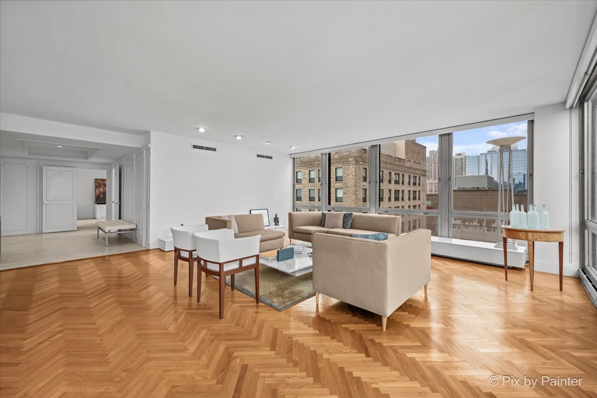 860 N LAKE SHORE Drive Unit: 19L