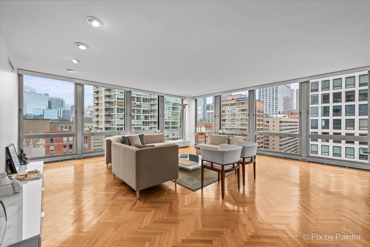 860 N LAKE SHORE Drive Unit: 19L