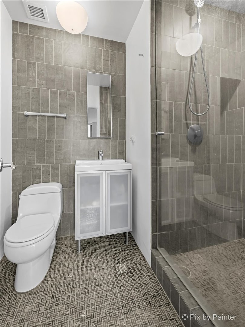 860 N LAKE SHORE Drive Unit: 19L