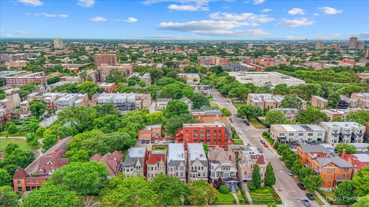 4512 S Greenwood Avenue Unit: 3