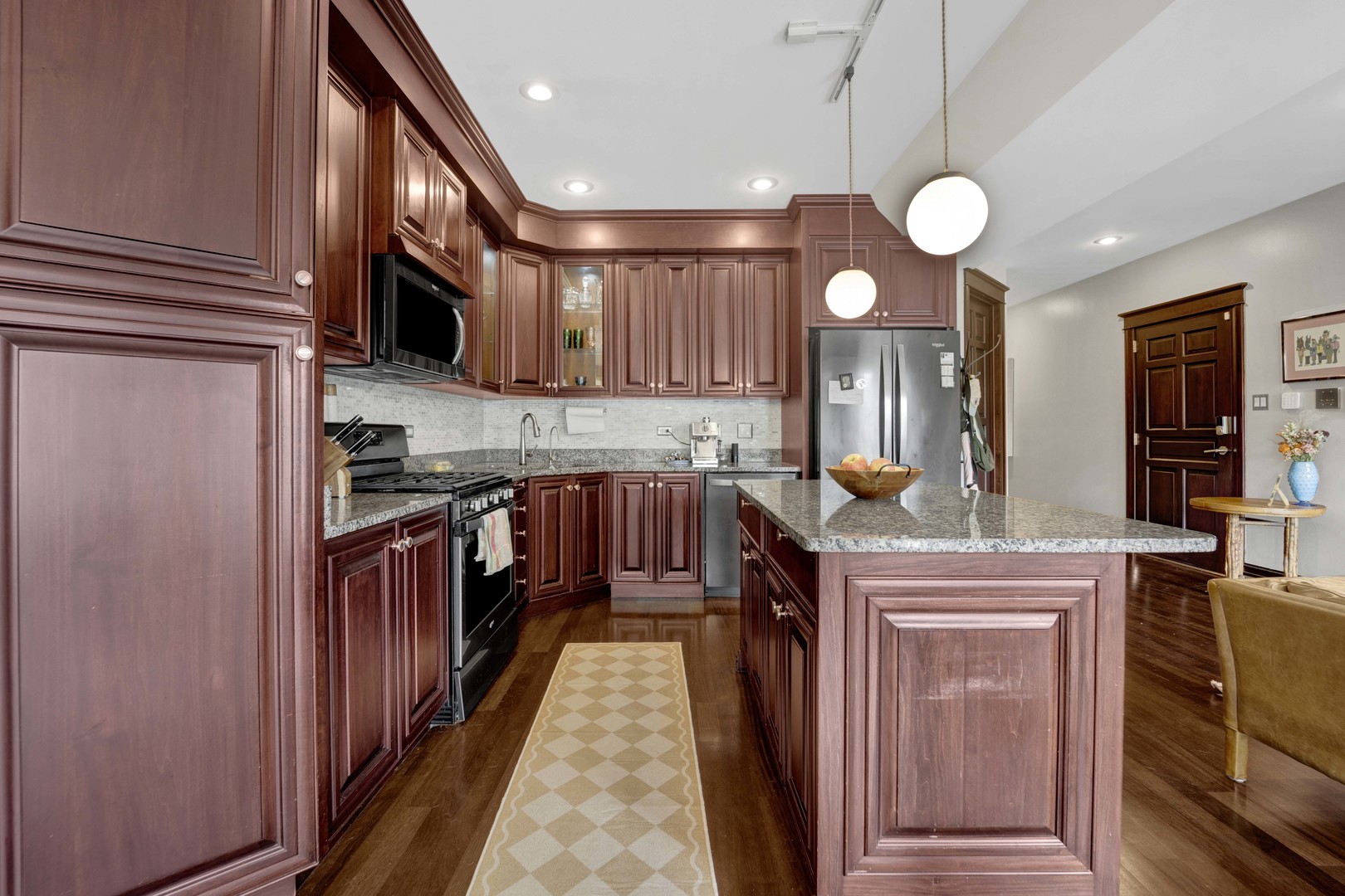 3106 W Lyndale Street Unit: 3B
