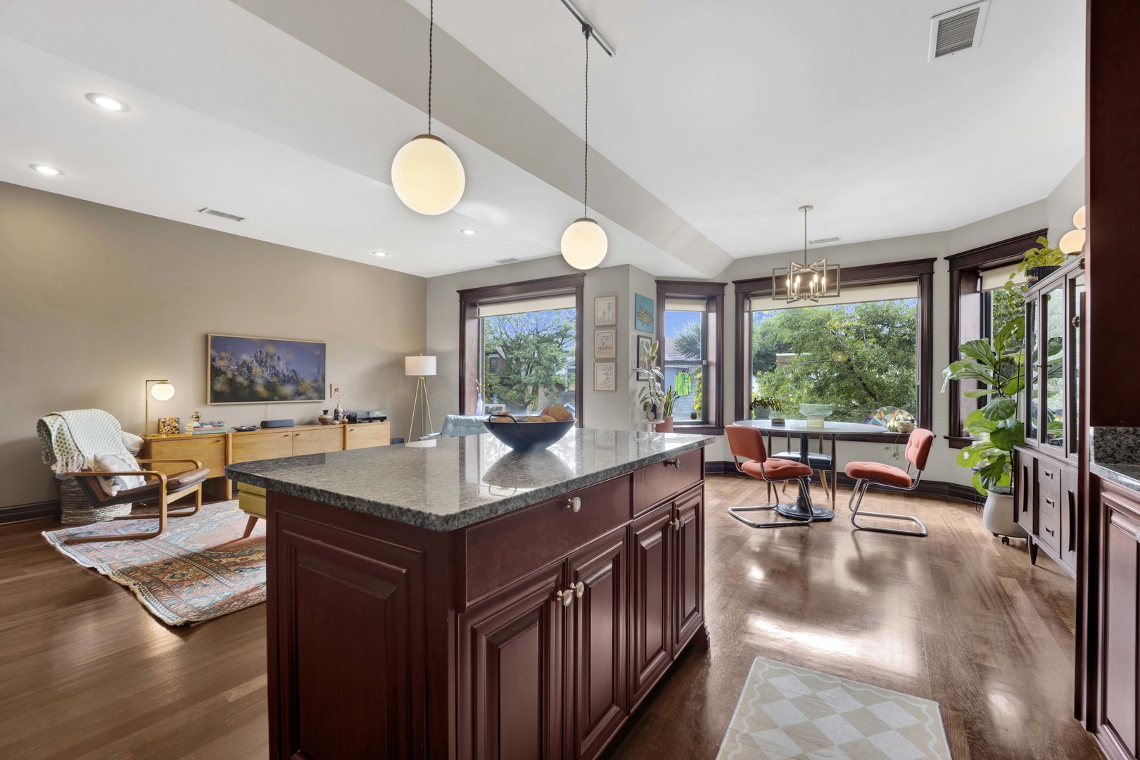 3106 W Lyndale Street Unit: 3B