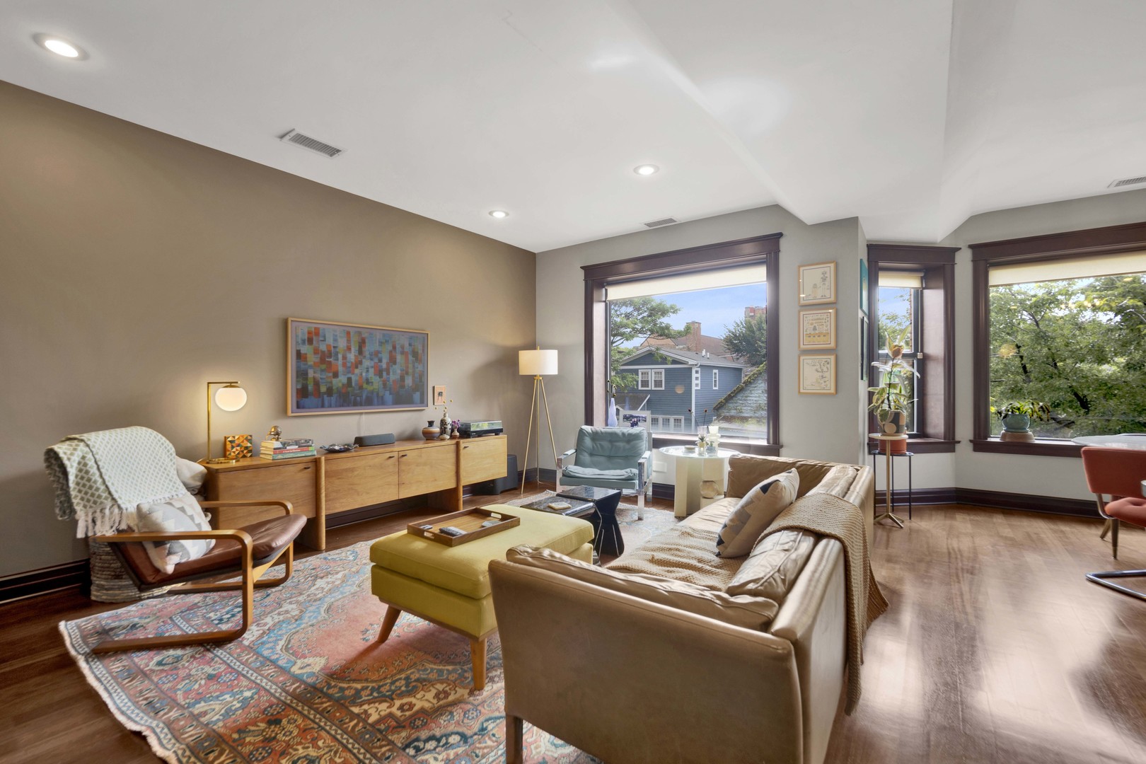 3106 W Lyndale Street Unit: 3B