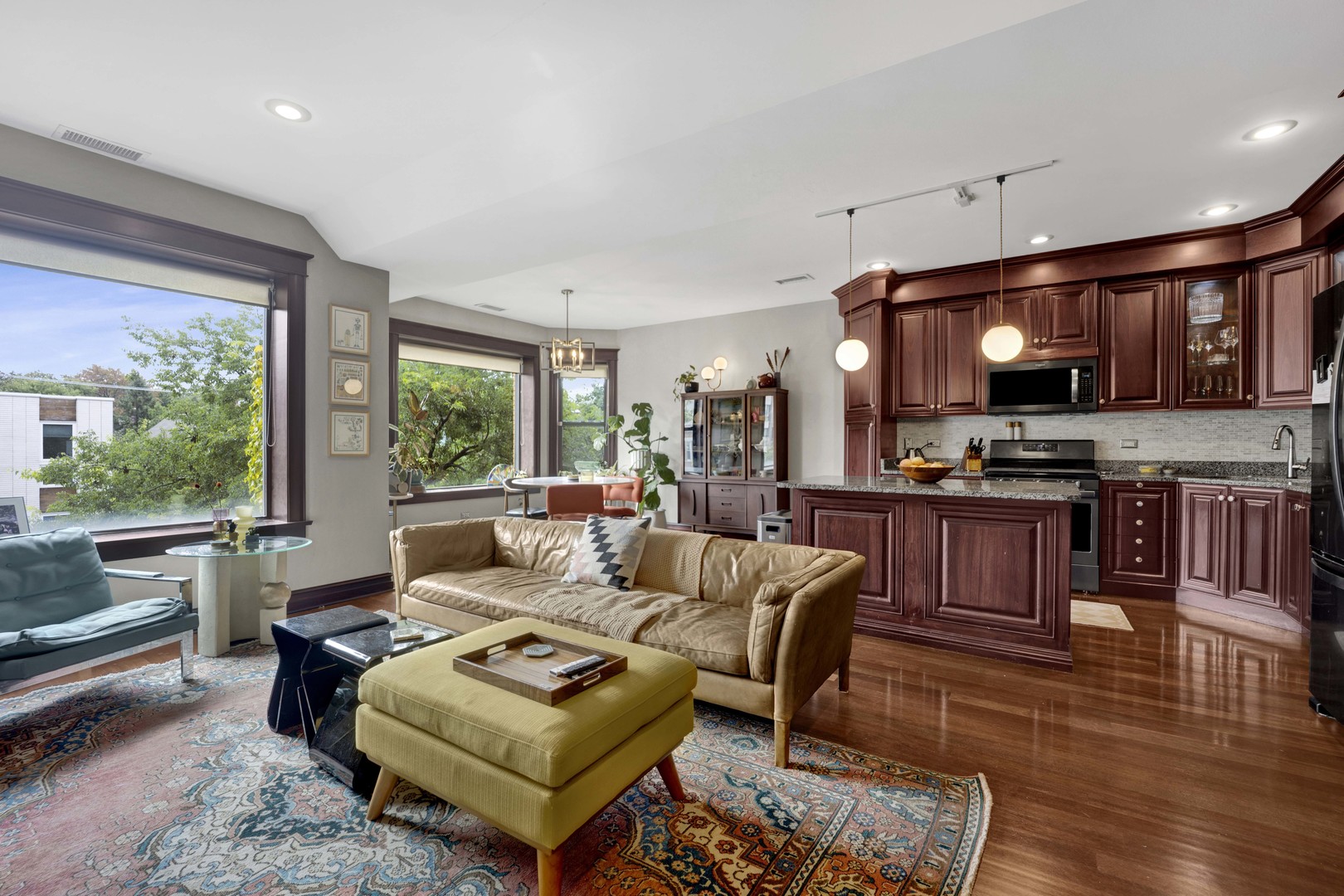 3106 W Lyndale Street Unit: 3B