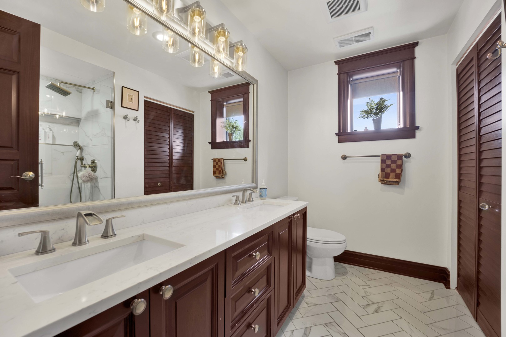 3106 W Lyndale Street Unit: 3B