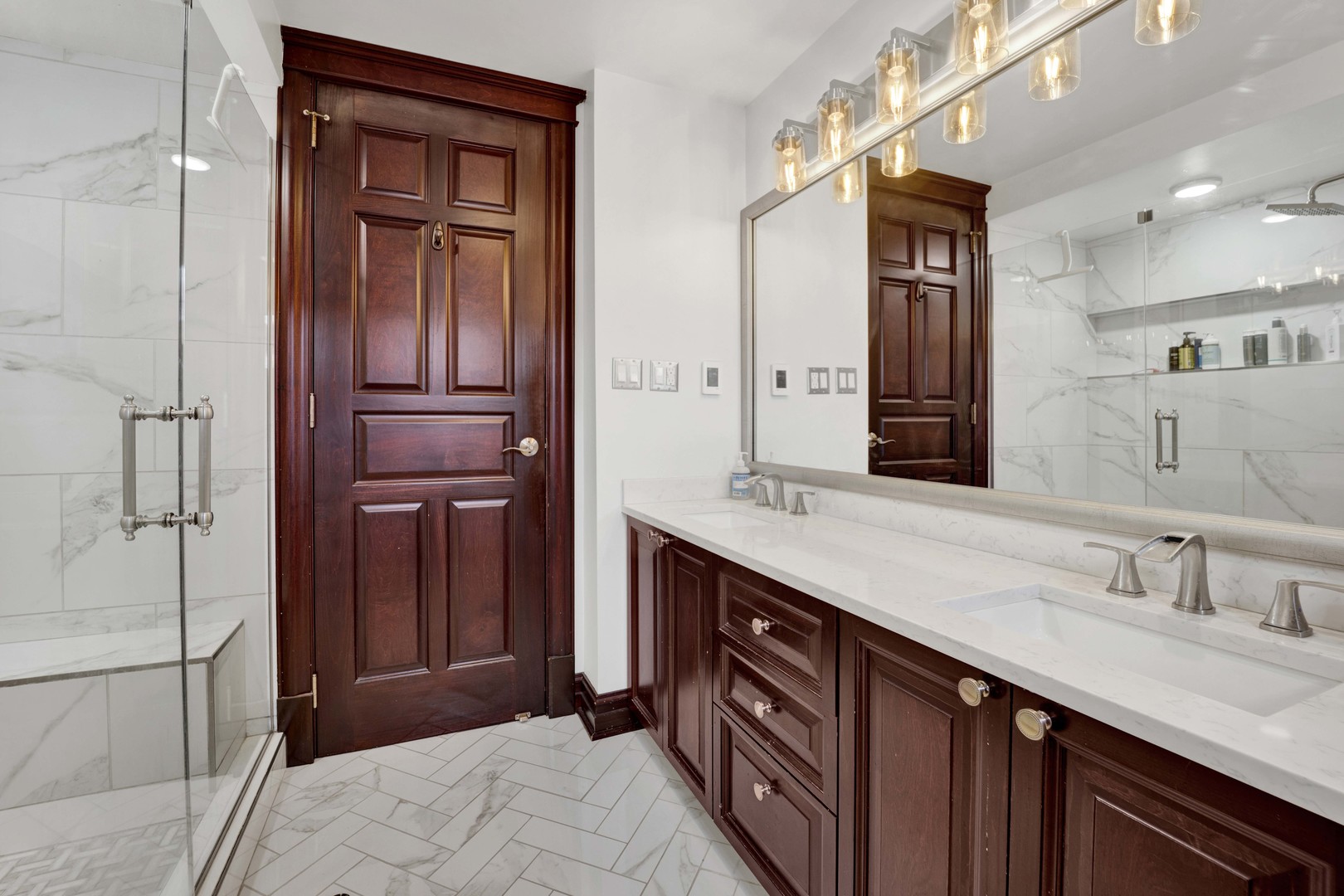3106 W Lyndale Street Unit: 3B