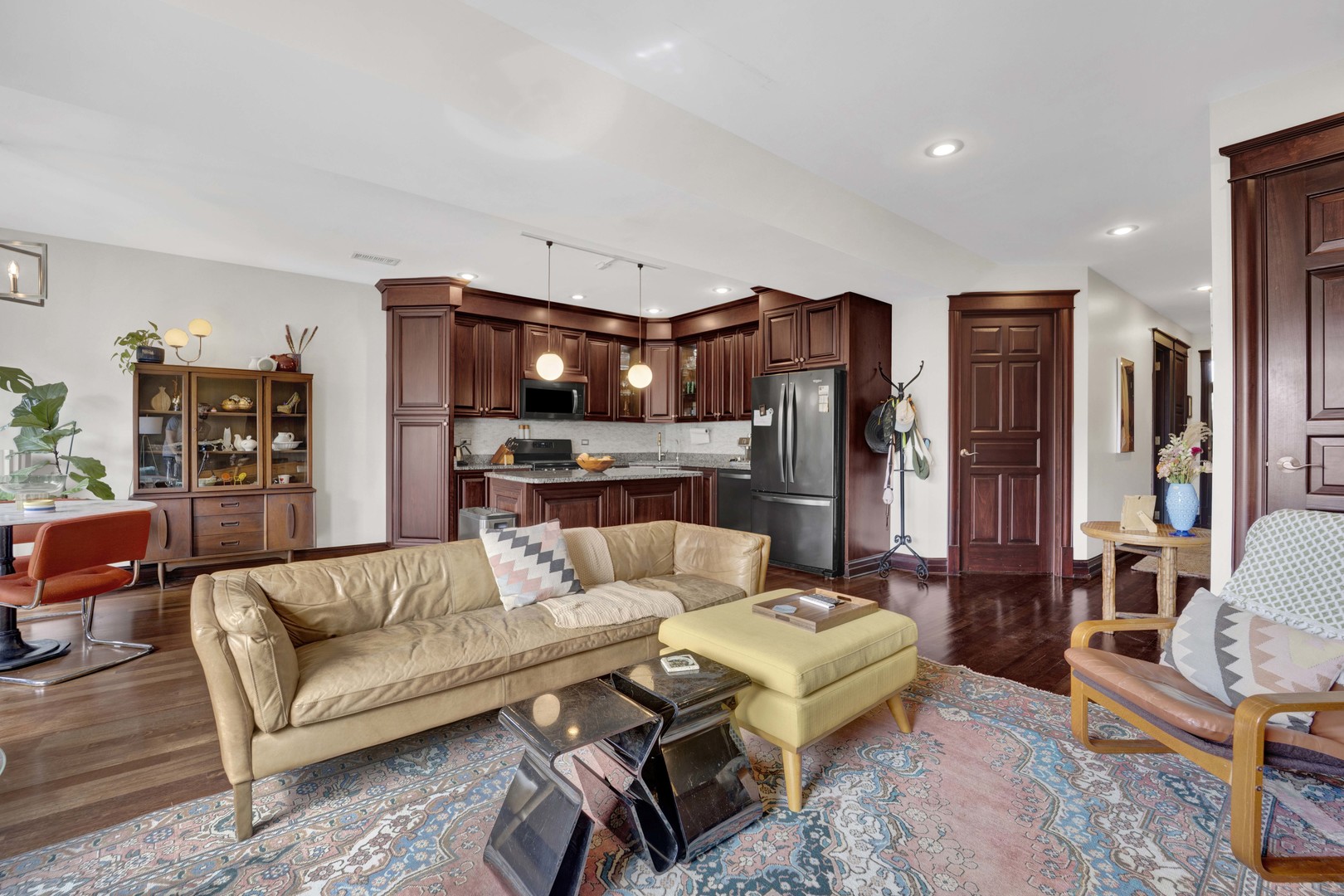 3106 W Lyndale Street Unit: 3B