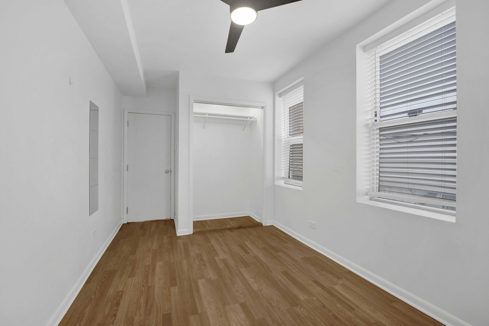 2937 N washtenaw Avenue Unit: 1