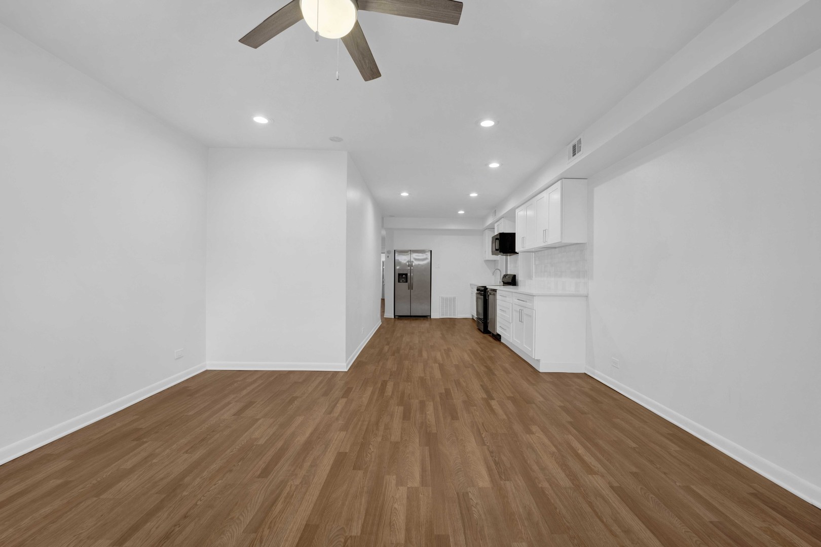 2937 N washtenaw Avenue Unit: 1