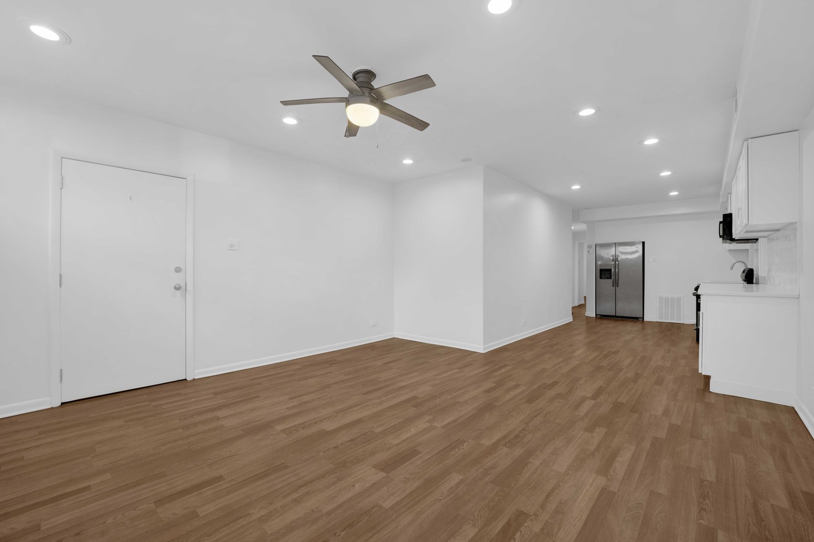 2937 N washtenaw Avenue Unit: 1