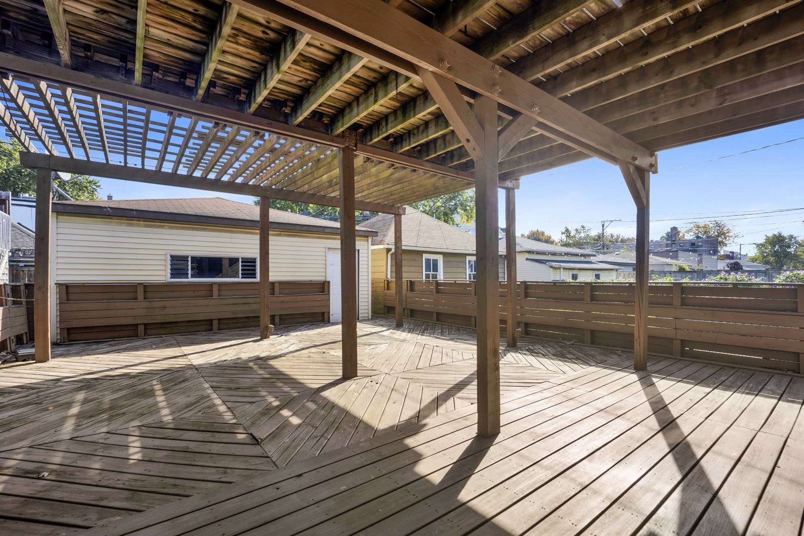 2937 N washtenaw Avenue Unit: 1