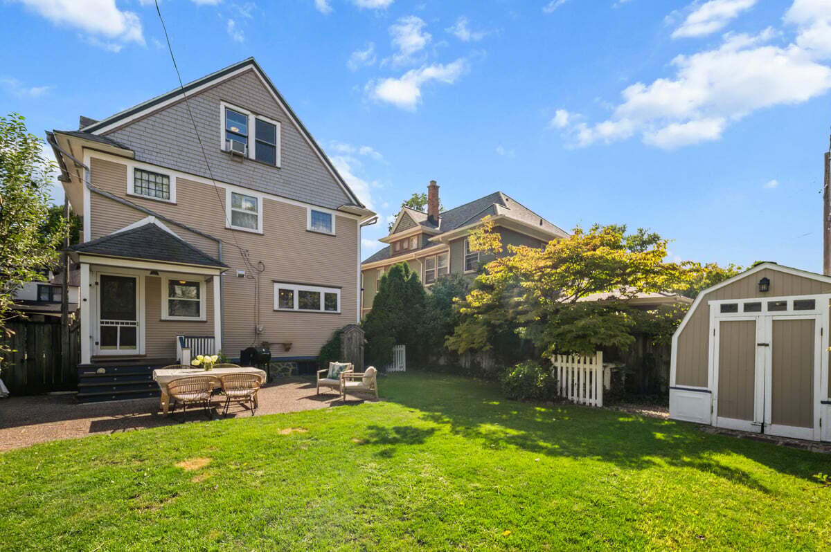 441 Pleasant Street SE