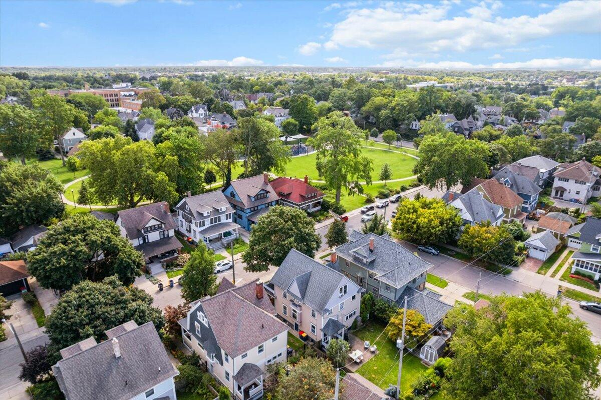 441 Pleasant Street SE