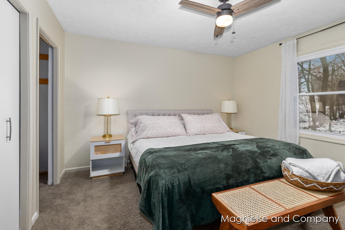 6165 Arroyo Vista Drive NE
