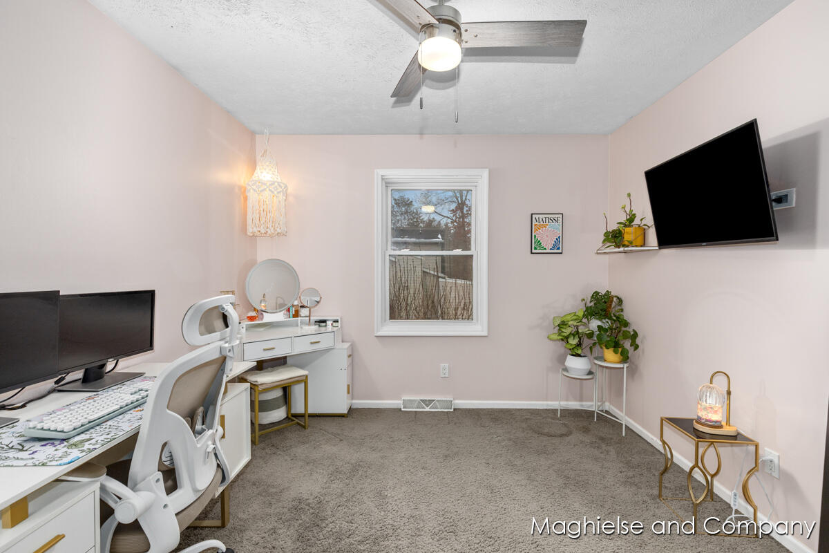 6165 Arroyo Vista Drive NE