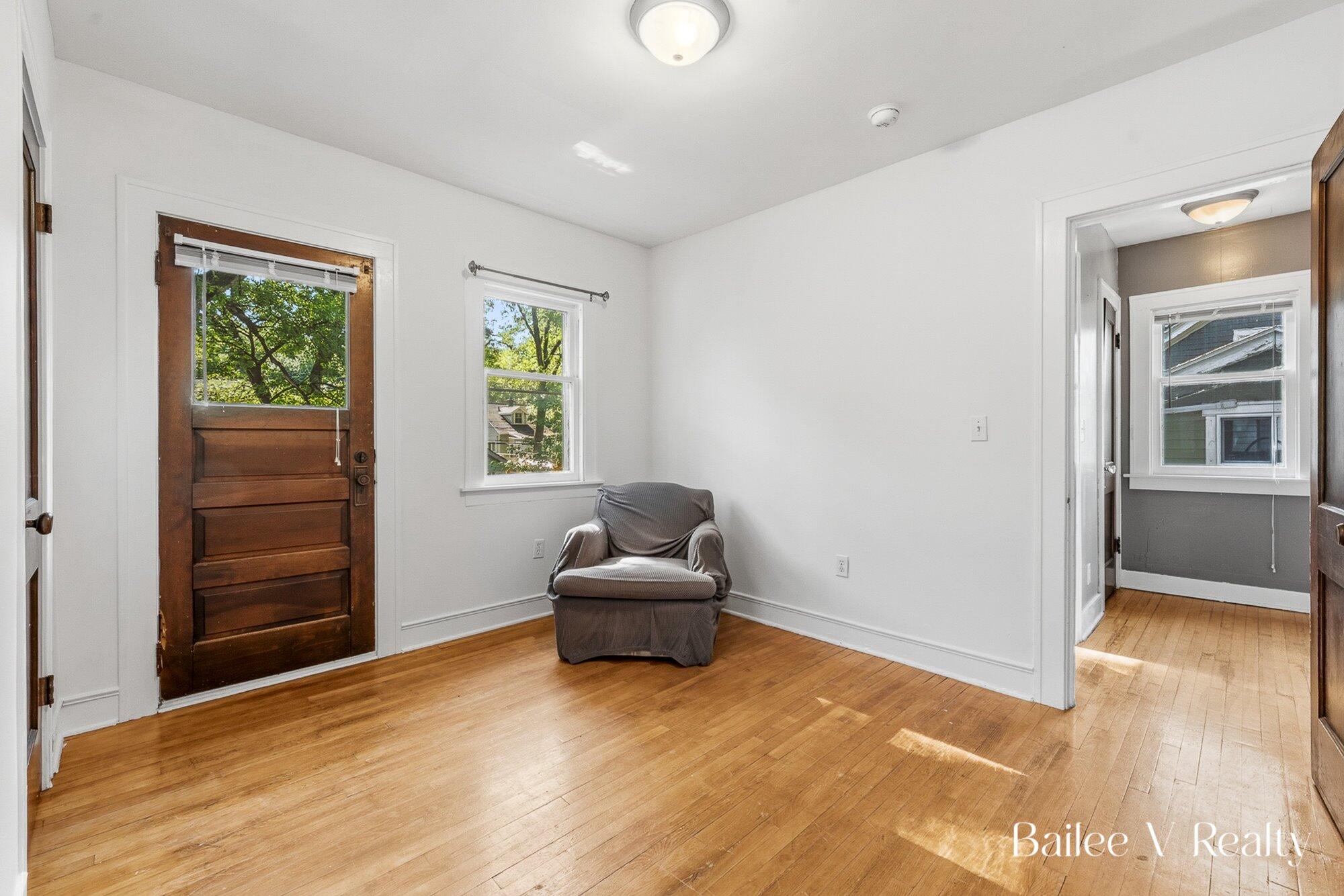 910 Benjamin Avenue SE