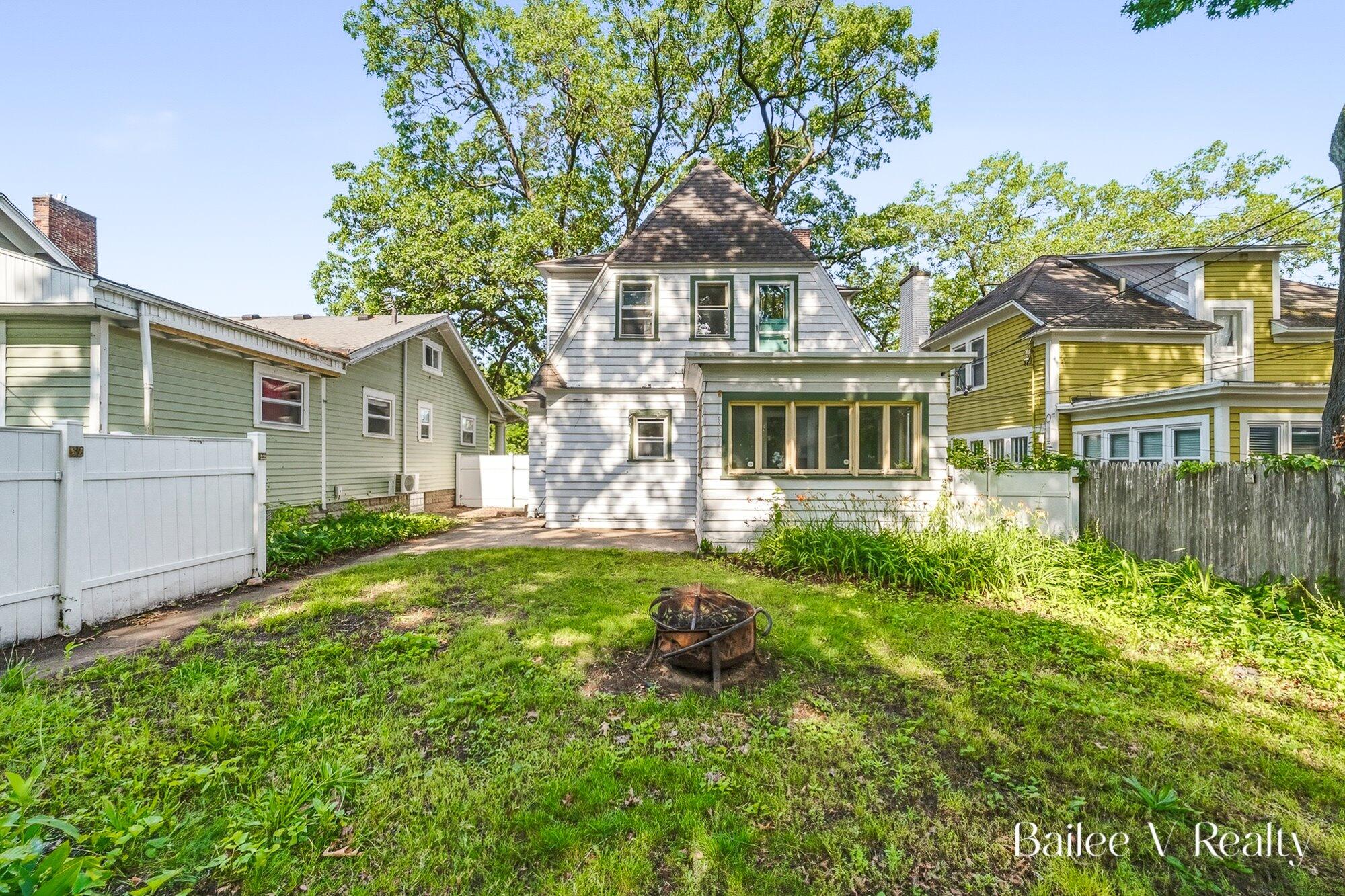 910 Benjamin Avenue SE