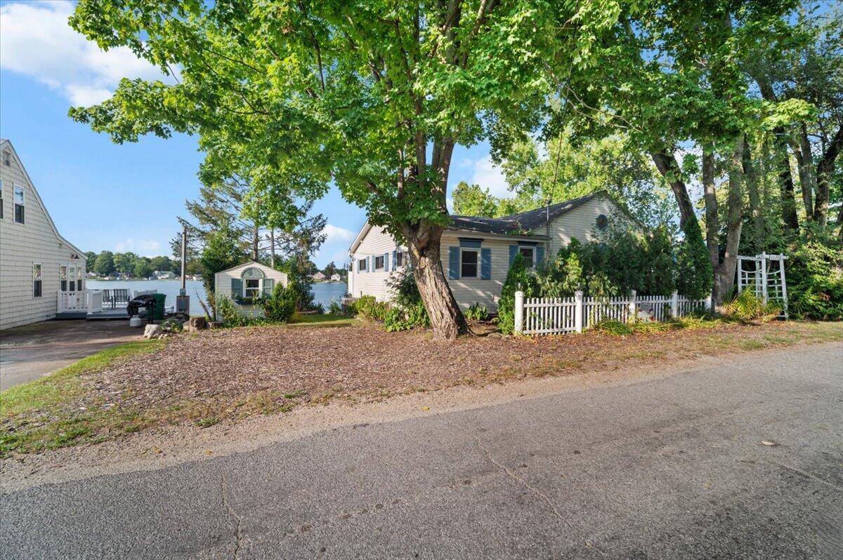 25030 Lakeshore Drive