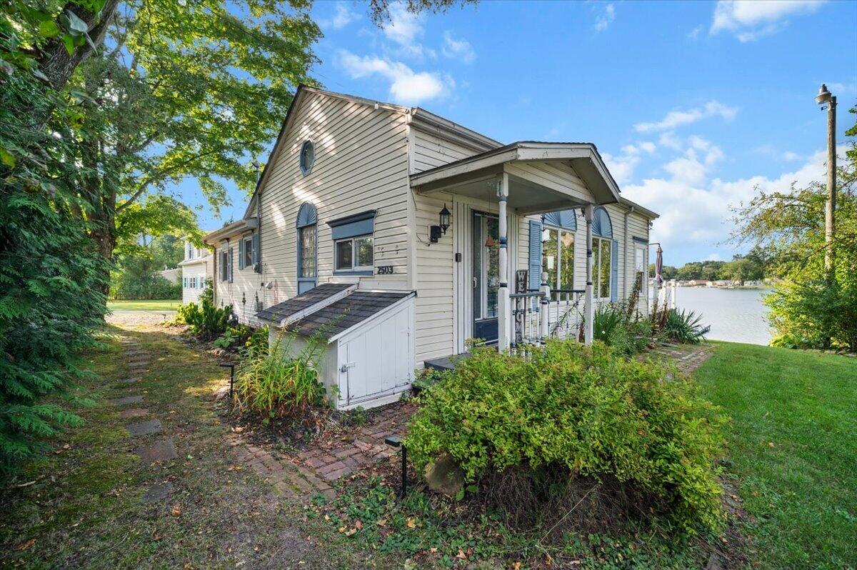 25030 Lakeshore Drive
