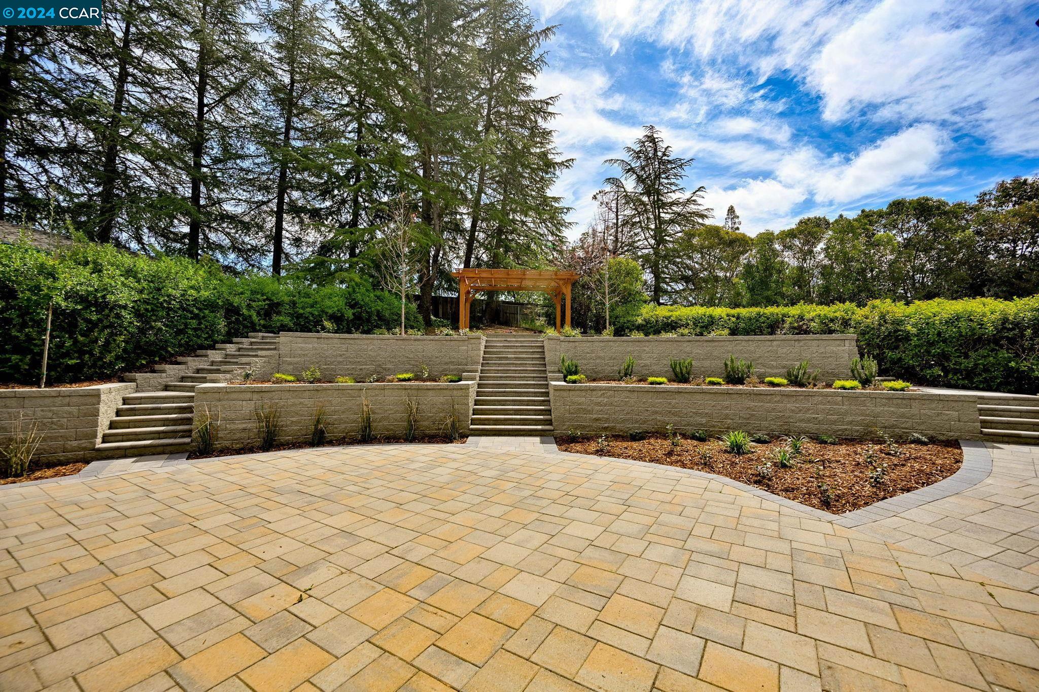 9 Dunsmoor Ct