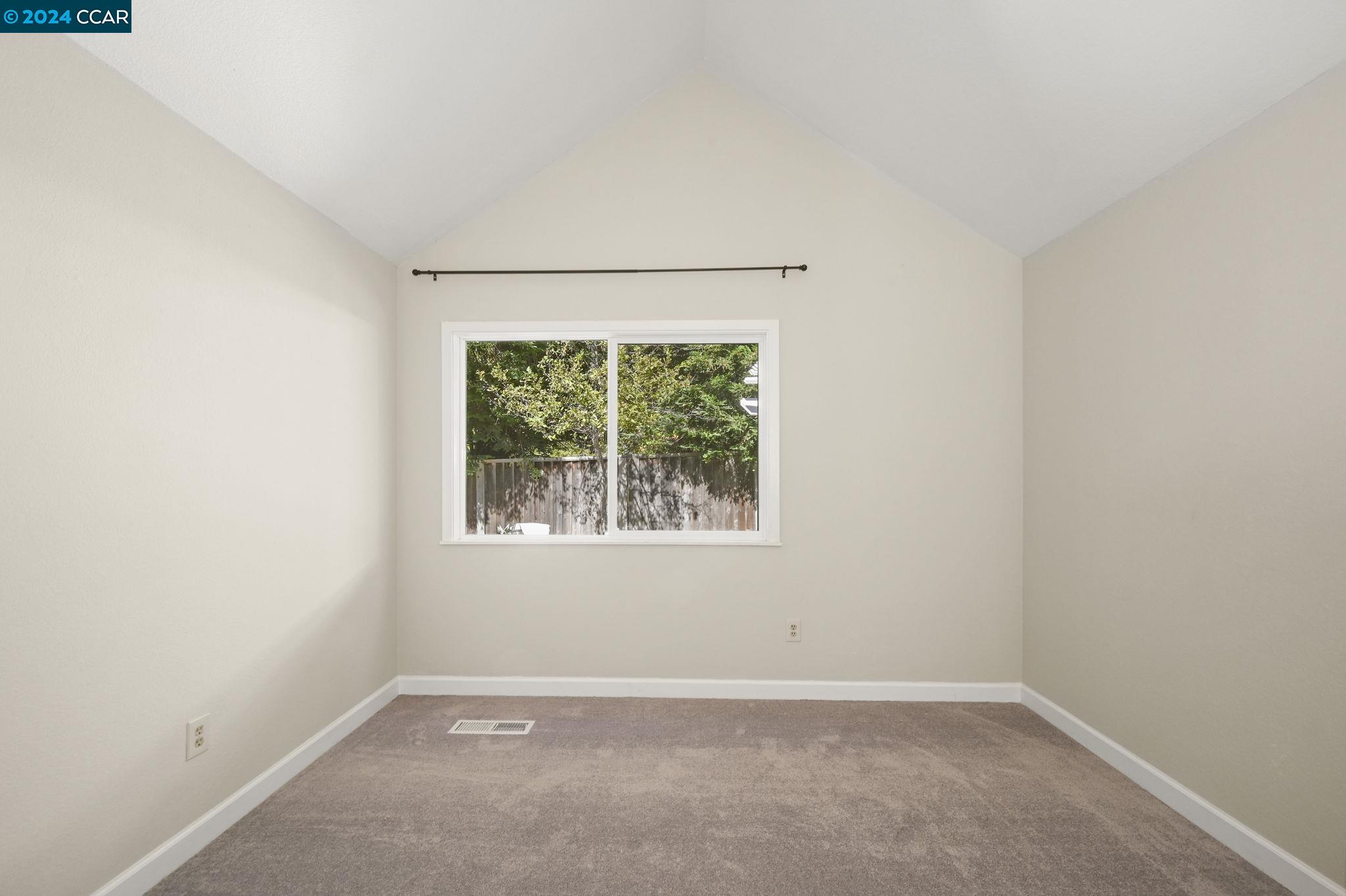 51 Silktree Ct