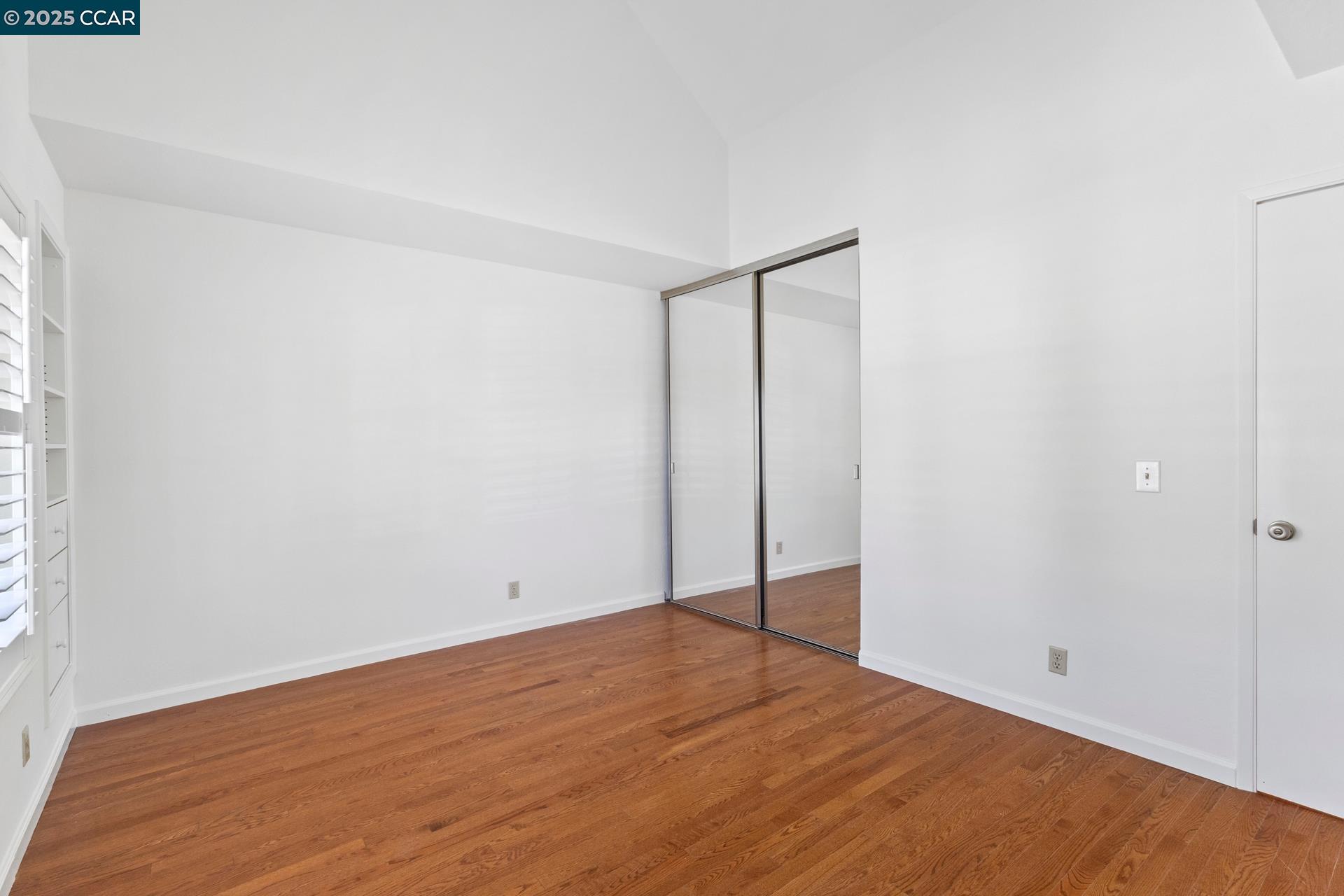 1911 Morse St
