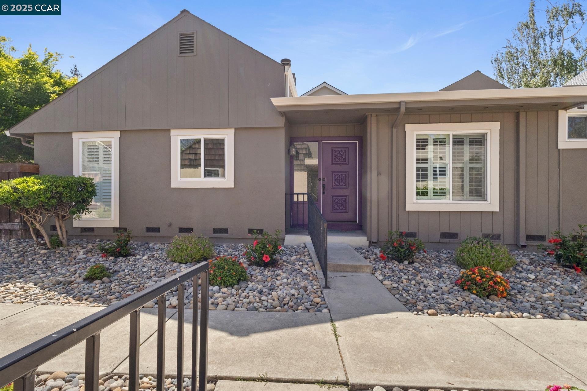 1911 Morse St