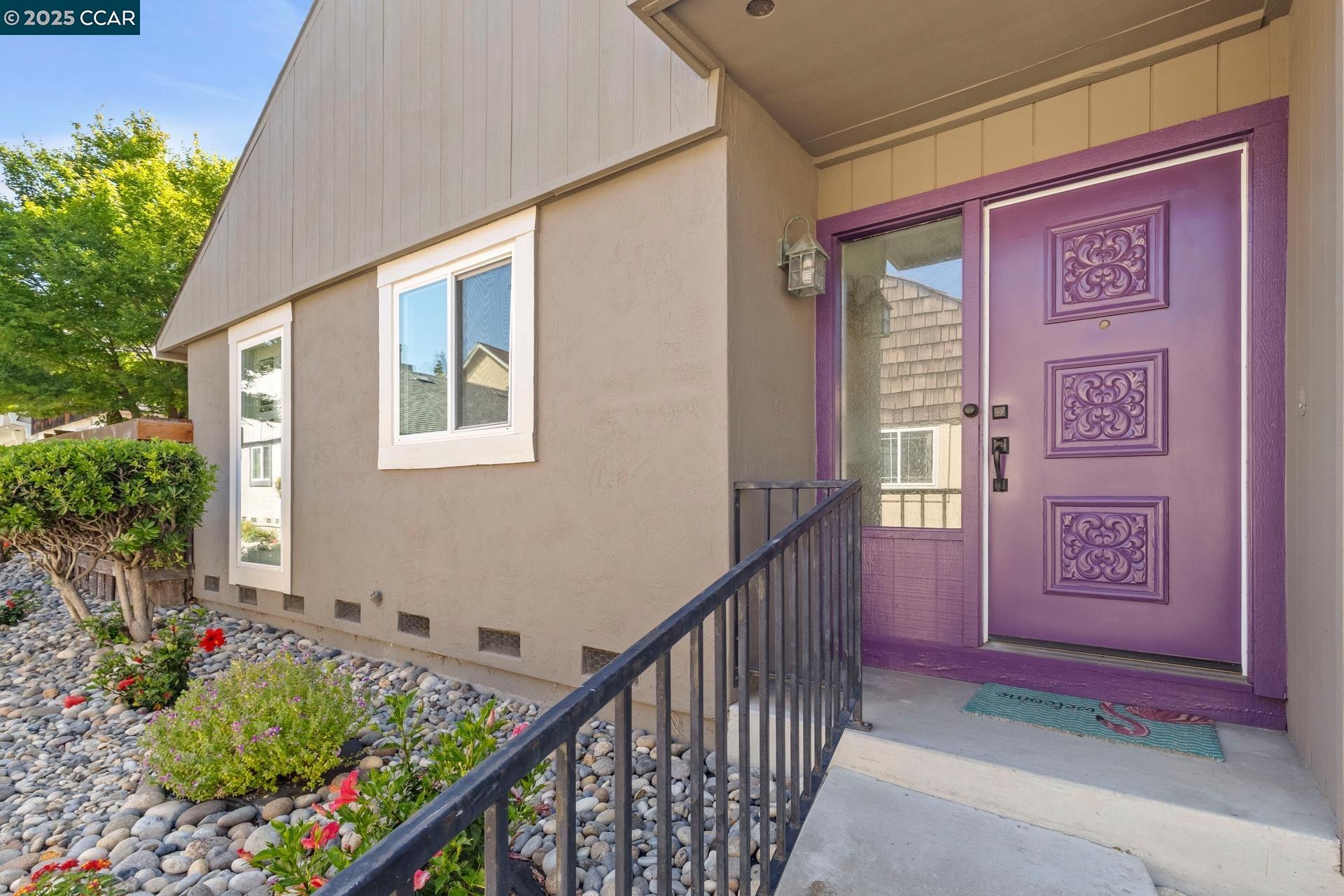 1911 Morse St