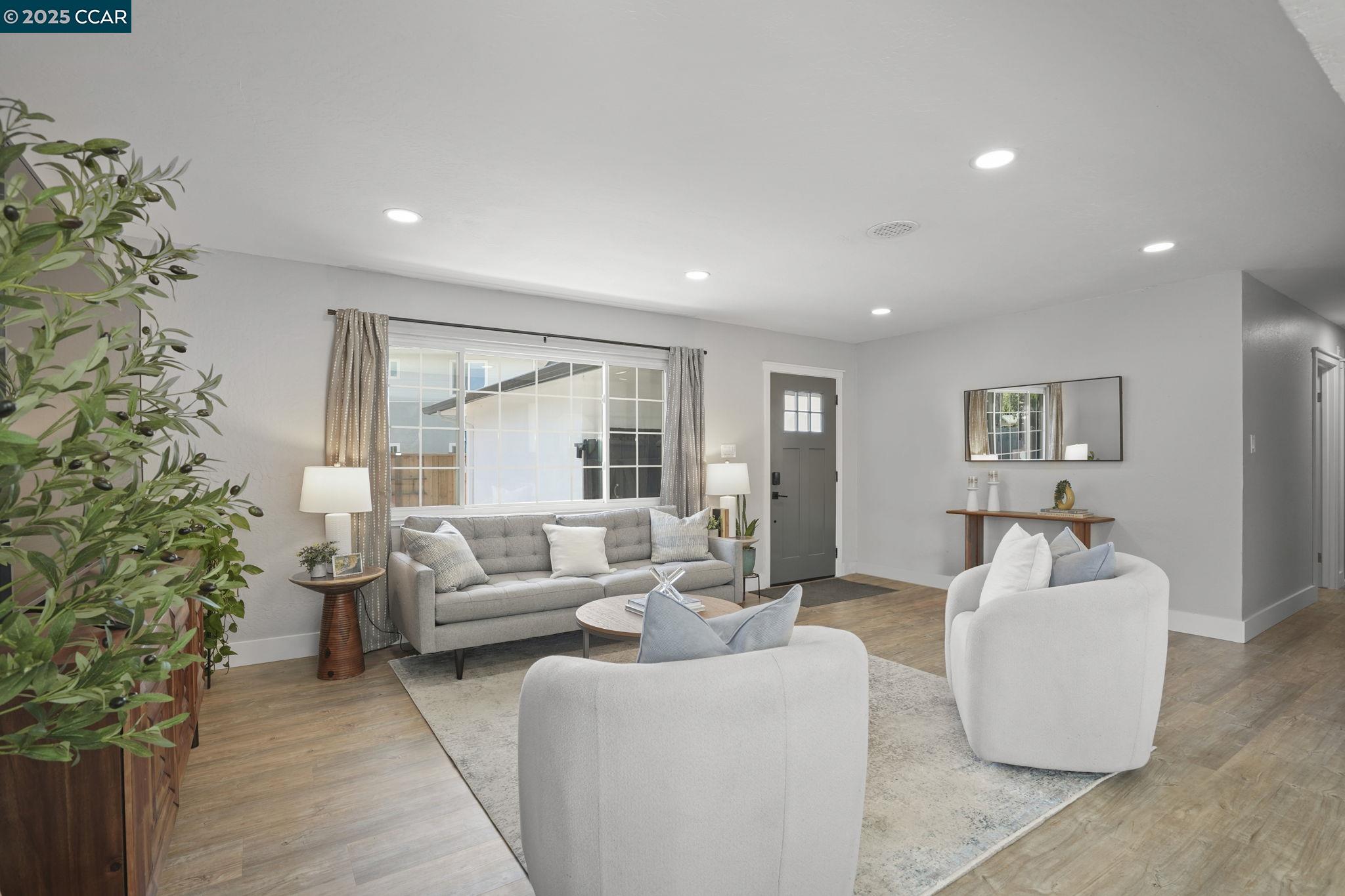 69 Fordham Ct