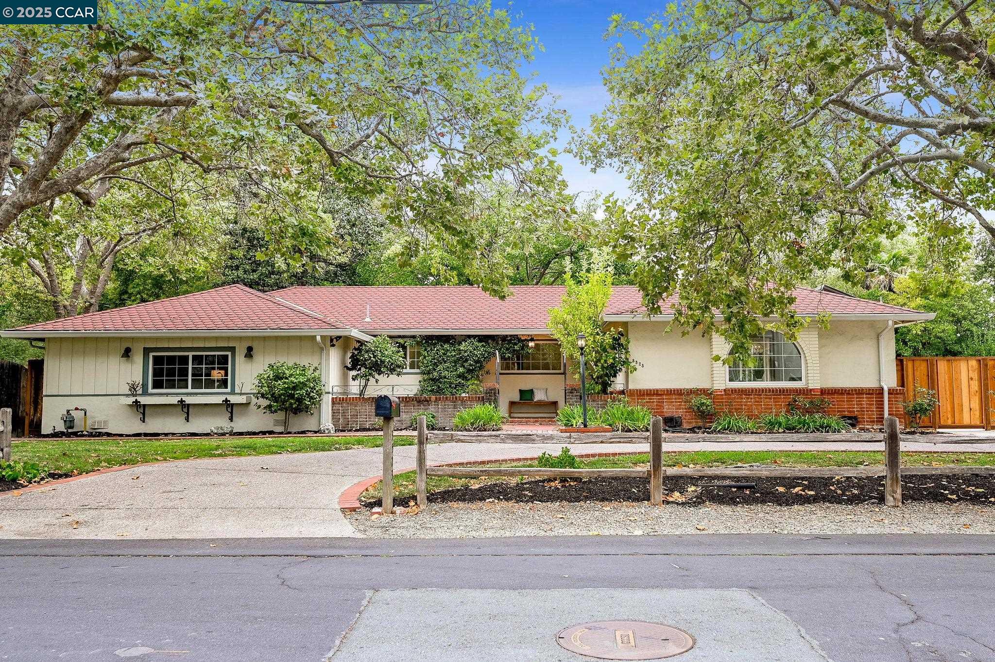 3523 Freeman Rd