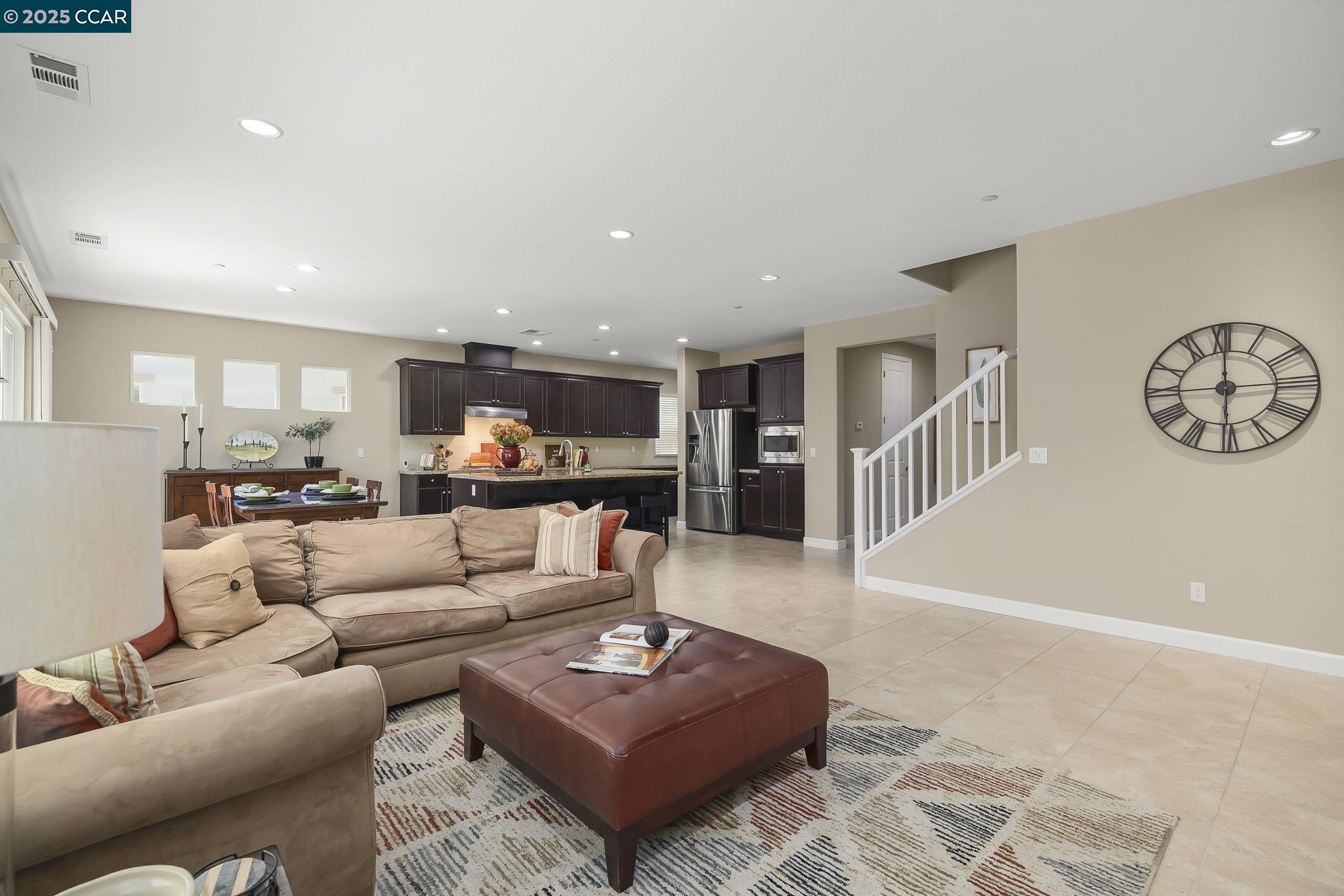 490 Stratford Ct, Brentwood